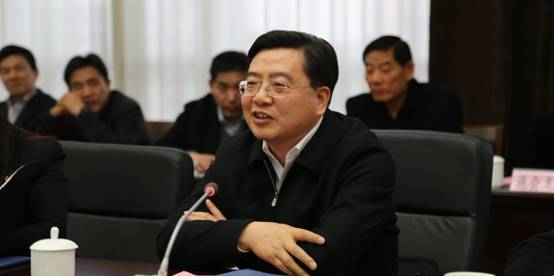 湖州市委副书记、市长陈伟俊介绍湖州未来大健康产业规划